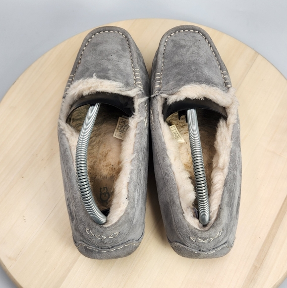 UGG Australia Womens Fur Slippers sz 8 - Picture 8 of 13
